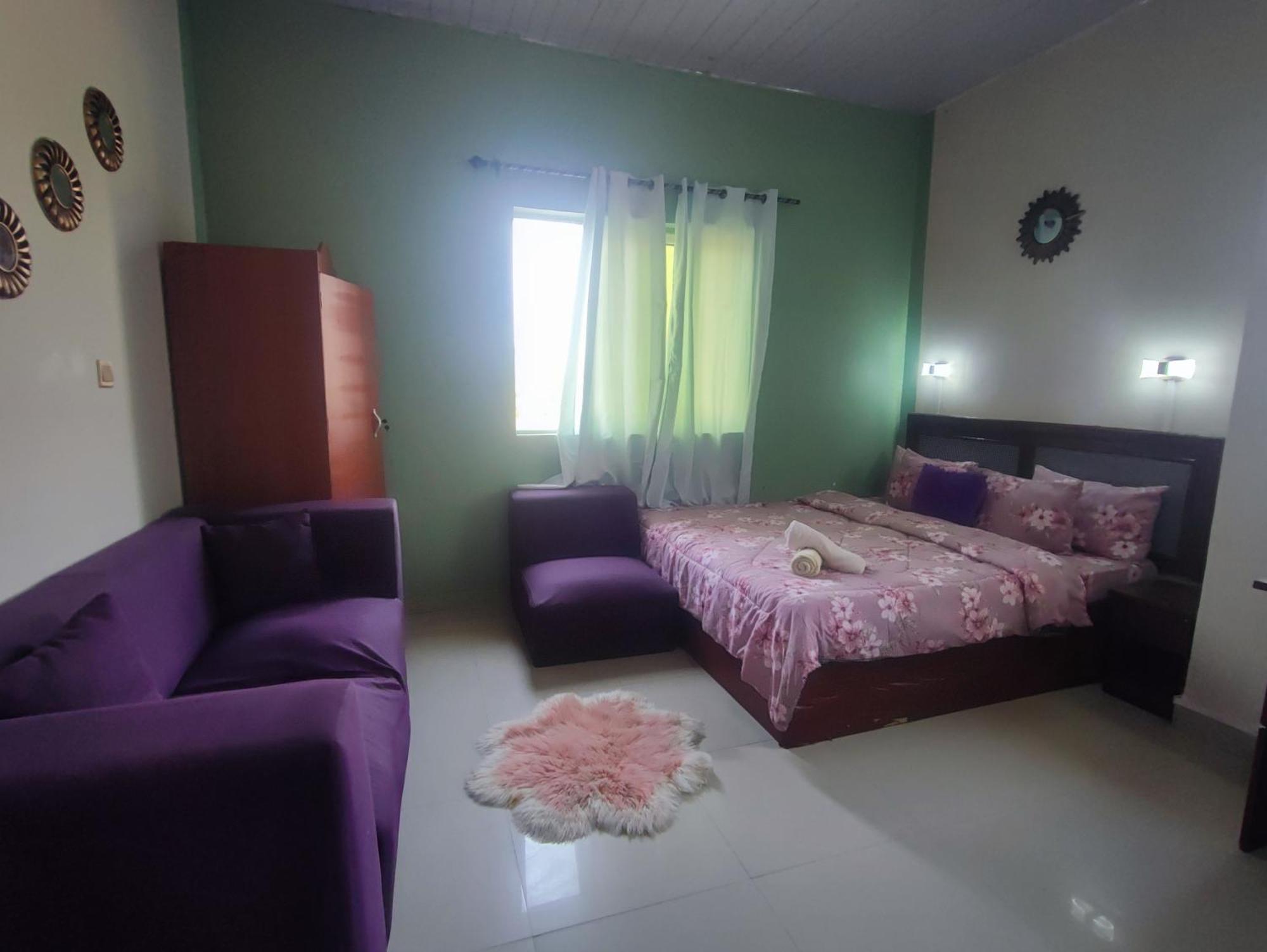 Отель Ellisa Hospitality And Spa Аккра Экстерьер фото