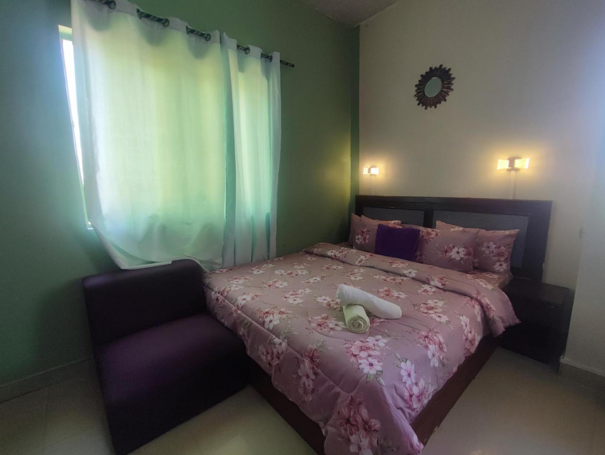 Отель Ellisa Hospitality And Spa Аккра Экстерьер фото