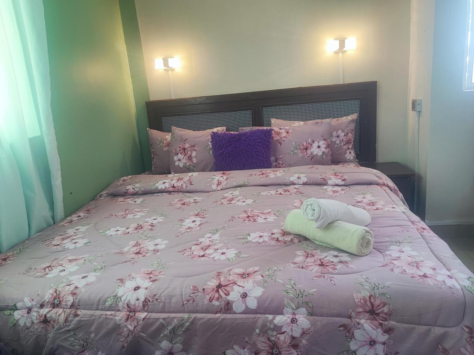 Отель Ellisa Hospitality And Spa Аккра Экстерьер фото