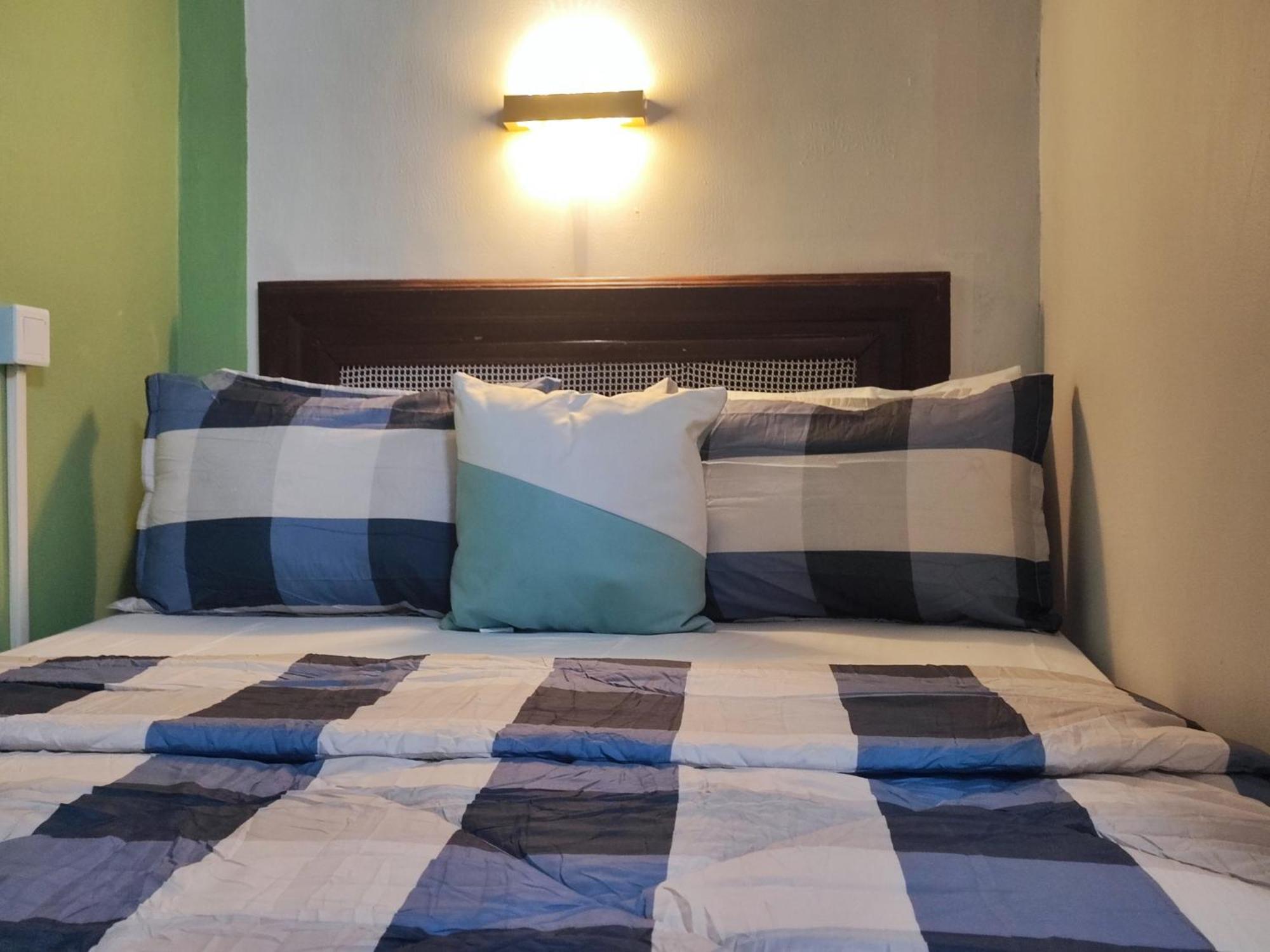 Отель Ellisa Hospitality And Spa Аккра Экстерьер фото