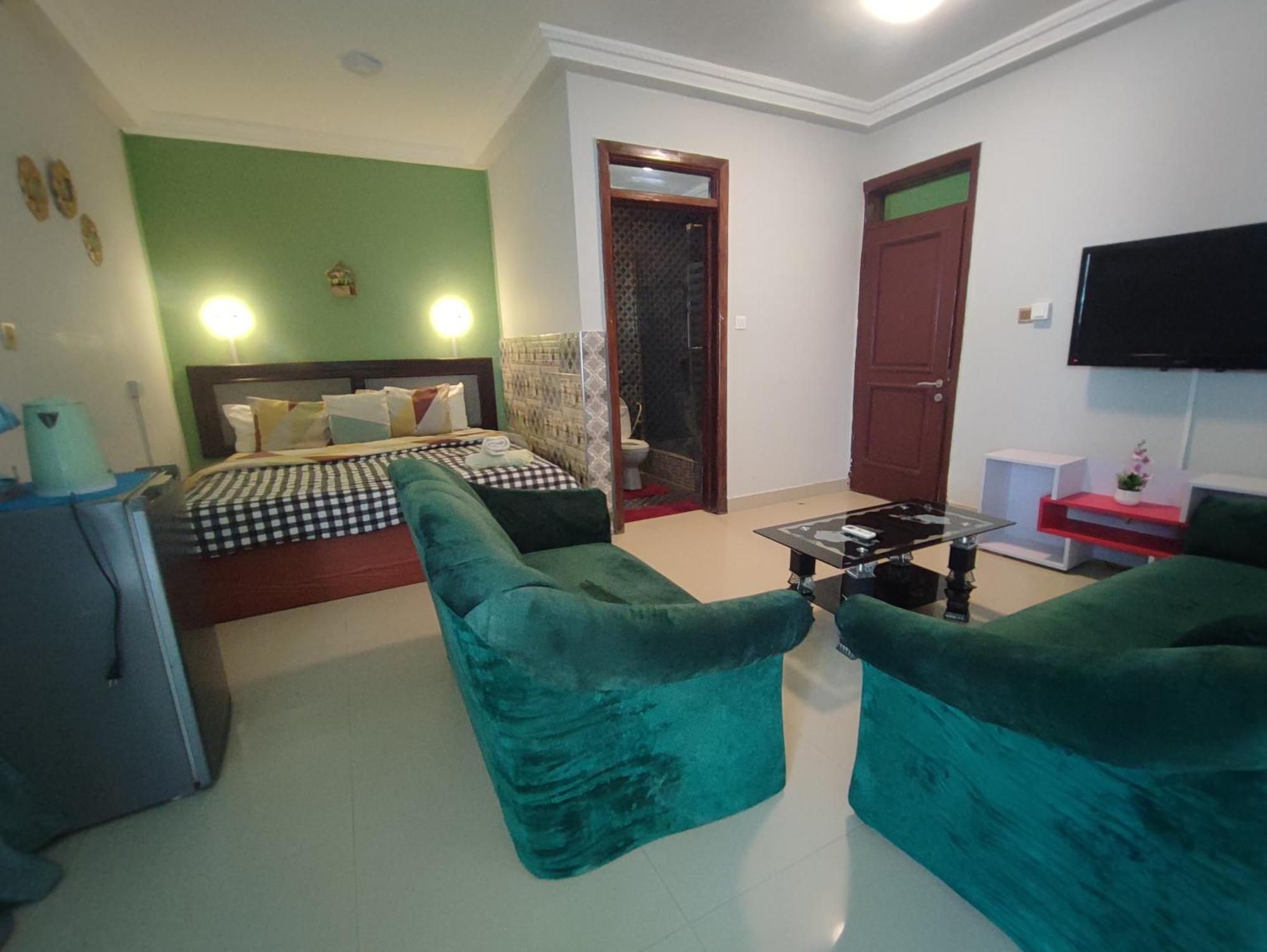Отель Ellisa Hospitality And Spa Аккра Экстерьер фото