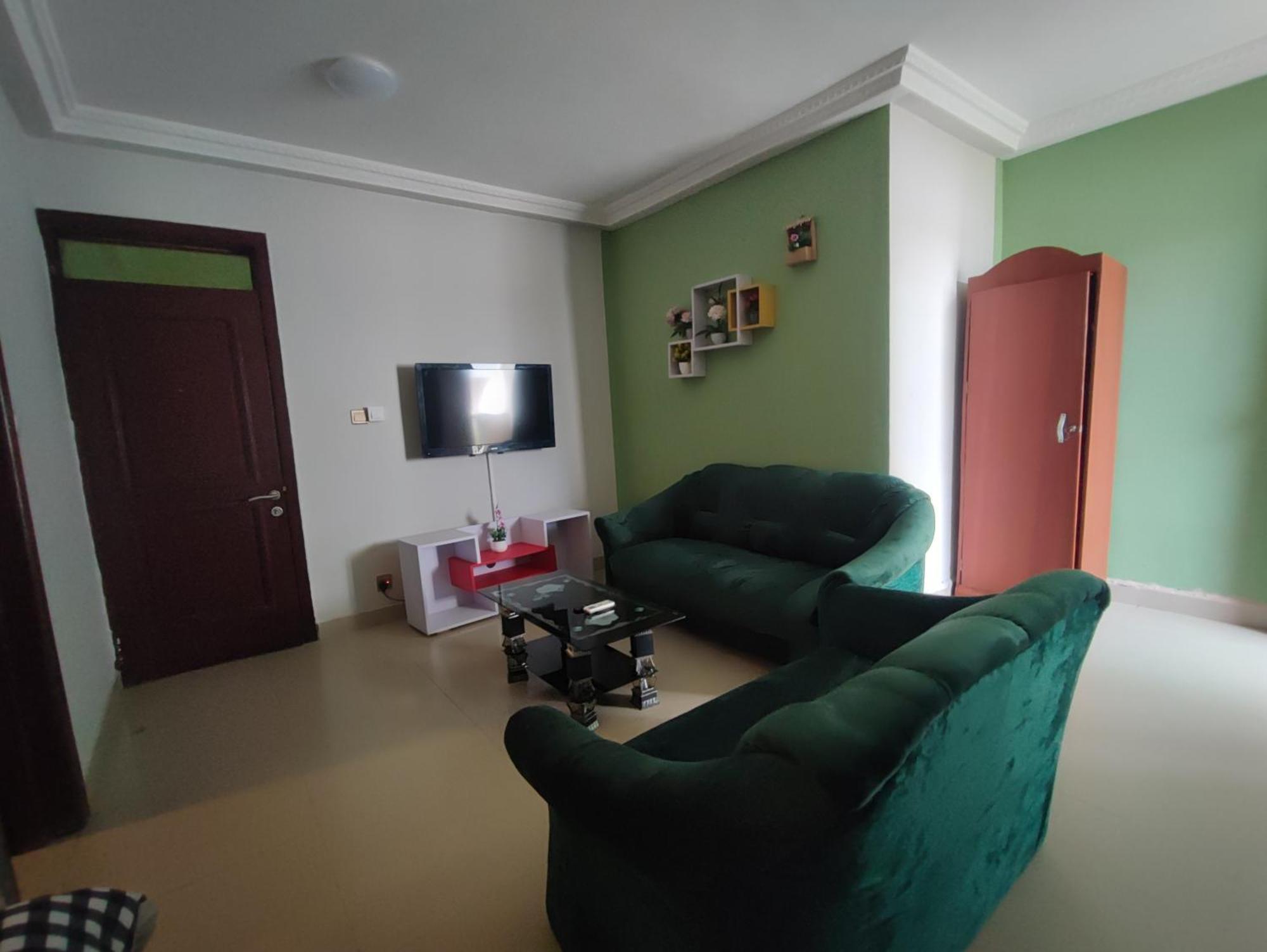 Отель Ellisa Hospitality And Spa Аккра Экстерьер фото